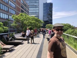 The final bit of the High Line. (It was dazzling even before we passed Helena Bonham Carter!) https://t.co/ckOmZQqQMj