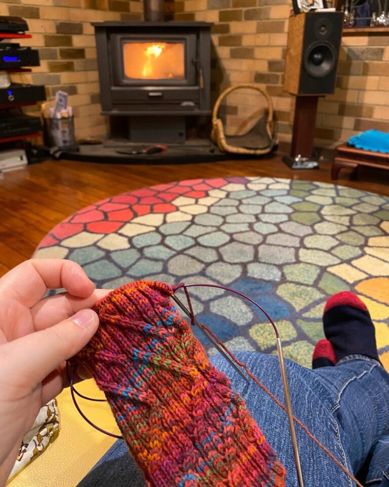 Winter in the country is all right. 🔥🧶