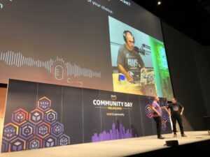 Did you know AWS has a podcast? @simon_elisha is sharing with the #AWSCommunity crowd! https://t.co/fMVSzOnP4E https://t.co/VTaml2BTiE