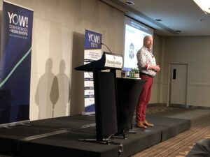 Morning keynote is @KentBeck on “3X: Explore/Expand/Extract”. It’s his first visit to Perth! Fantastic to have someone of his caliber kicking off #yowperth. https://t.co/gmItzyb5pe