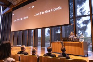 Thanks to the @DDDBrisbane organisers for inviting me to give the locknote on Saturday! Loved hanging out with the QLD tech community again, and great to see so many first time speakers. #dddbne #dddbrisbane https://t.co/A6Q4XXgs2m