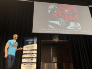 @caseyrosenthal Chaos engineering is about uncovering systemic weakness and helping engineers build that safety intuition. #yow19 @caseyrosenthal https://t.co/OMC52g12TX