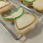 RT @JRMcGrail: Baking hack: Chop off Angel head for a homemade Baby Yoda cookie cutter. https://t.co/468STyeXrT