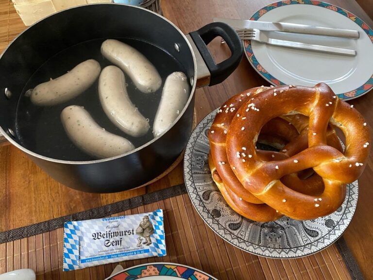 Sunday brunch accomplishment: recreate Weisswurst Frühstück at home!