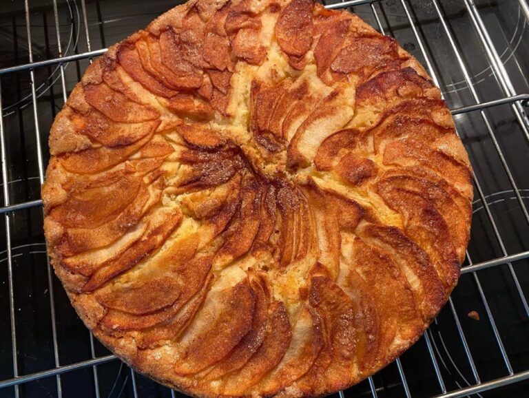 Apfelkuchen - before and after! 🍎🍰