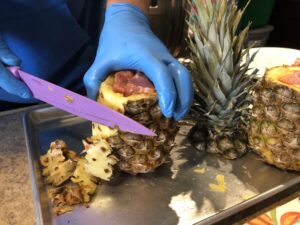 Step 4 (which should’ve been Step 3): peel the pineapple. #swineapple 🐷🍍 https://t.co/moFeqHNDrN