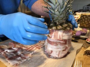 Step 6: reattach pineapple top with more skewers and behold the majesty of the prepped #swineapple ! 🐷🍍 https://t.co/08IVQGW31g