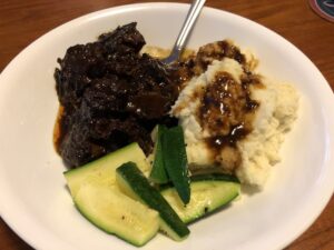 We are incredibly fortunate to be able to cook tasty food when the world is crazy. The Snook made pressure cooker beef ribs (that involved 1.5L of wine!!) that we paired with my cauliflower mash and zucchini, as well as zucchini bread for dessert. SO GOOD. 🍷 https://t.co/RHFDm9th24