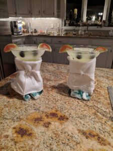 RT @Akiora: My mom decided to invent Baby Yoda margaritas. This is not what I expected. And it's amazing. https://t.co/ugi4TWU5AB