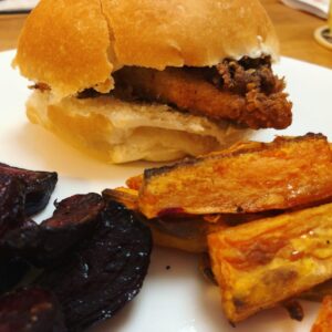 Homemade Chick-fil-A sandwiches from @kenjilopezalt’s recipe. Tasty and homophobia-free! ❤️ “That’s good chicken,” says the self-proclaimed chicken king of Sydney. https://t.co/INMy0Dyidk