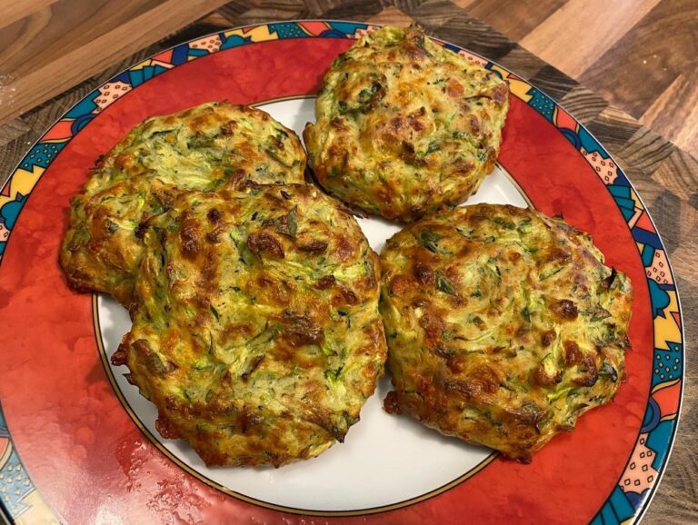 Lunchtime virtual class on Albanian cooking with Deshira, a wonderful chef from @migratefuluk! Vegetarian courgette fritters... which I paired with a plate of German cold cuts. 😍😂