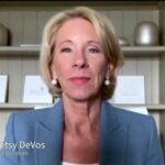 RT @ryanjhiggins: The symbolism of Betsy DeVos having a bookshelf with no books on it 😂😂😂 https://t.co/UMYh8Pv2Nq