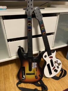 More decluttering. Any Sydney folks interested in the Ultimate Home Isolation Fun Kit, aka our Wii setup? Includes 13 games, guitars and microphone for Guitar Hero rocking out, as well as Wii Fit board for indoor exercise. 🎸🎤😅 https://t.co/RHMSnbWApy https://t.co/RWombAAnKB