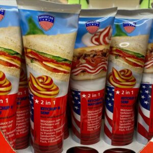 Aldi Süd sell this as “American”... but my fellow Yanks, have you ever seen such a thing?? (I mean, I 100% believe Americans would eat it. I was tempted to buy it myself!) https://t.co/BAjW5Ht0jb https://t.co/upGSCttRIT