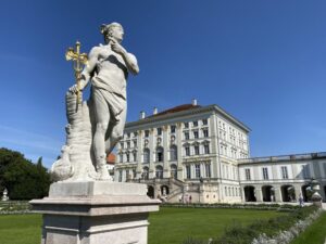 We walked all over the Schloß Nymphenburg park today. I do love a formal garden... https://t.co/BozYrkmSVB