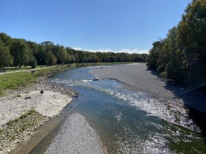 Die Sonne scheint, so we went for a bike ride along the Isar! 🚴🚴‍♀️☀️🍺 https://t.co/fuqQC8VQmV