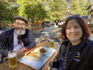 Die Sonne scheint, so we went for a bike ride along the Isar! 🚴🚴‍♀️☀️🍺 https://t.co/fuqQC8VQmV