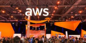 Time to start the 2021 hiring! I'm looking for a Russian-speaking developer advocate to join my team at AWS. If you love building on AWS and talking (in Russian!) to devs about it, please get in touch... https://t.co/w9F8nPGePL https://t.co/IiHUYc276T