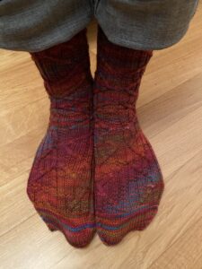 Finally finished the Milo Socks for @the_snook. Started them back in June but they took me forever to finish. Wool is Crazyfoot by Mountain Colors, purchased in Phoenix, Arizona many years ago because it reminded me of the colours of the desert! https://t.co/KzvrDmocbk https://t.co/1Zf1SvkVSQ