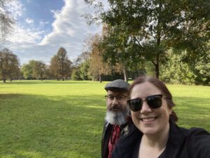 Blue sky for the first time in ages, so we’re rode to the Hirschgarten! It was packed with families and people playing sports. I was excited to see the deer enclosure... 🚴‍♀️☀️ https://t.co/UusT0IQ2MR