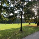 Blue sky for the first time in ages, so we’re rode to the Hirschgarten! It was packed with families and people playing sports. I was excited to see the deer enclosure... 🚴‍♀️☀️ https://t.co/UusT0IQ2MR