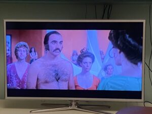 Science consists of everyone watching Sean Connery watch porn, and the Snook is LOSING IT. https://t.co/HAwHDD4p9l