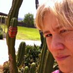 Somebody's having a go. There is GRAFITTI KNITTING on a CACTUS in the driveway. http://t.co/TN3mrQe6