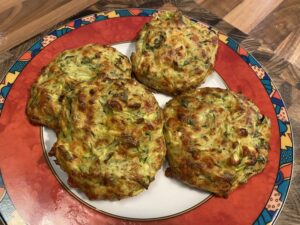 Lunchtime virtual class on Albanian cooking with Deshira, a wonderful chef from @migratefuluk! Vegetarian courgette fritters... which I paired with a plate of German cold cuts. 😍😂 https://t.co/6vWKzv9tpd