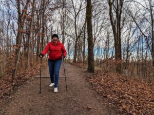 Not long after we moved to Germany, I started noticing people power-walking with ski poles in nearly every park. I looked on in envy. “I want sticks too!” Finally for Christmas, I got my very own sticks (aka trekking poles)! 😂 https://t.co/oddiMnwRIB