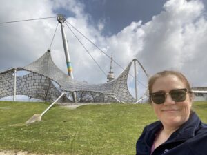 The sun made a valiant effort to peek through the clouds, so I figured I’d better take the opportunity to get out in it. 18.5km/11.5mi ride to Olympiapark and Luitpoldpark. I also found the 1972 Olympic Massacre Memorial, which to my surprise was only opened 4 years ago… https://t.co/d5V8G7Xgwa