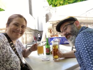 Day trip to Salzburg! Austria has loosened most restrictions. This is the most people I’ve seen in nearly a year! ☀️🍺 (2021 Biergarten count: 6) https://t.co/JLuOP5sMEM