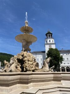 Checked in with our mate Mozart, then took the funicular up to the fortress Hohensalzburg, one of the biggest castles in Europe. 🎼🎹🎻🏰🏔 https://t.co/ju2wBApOpl