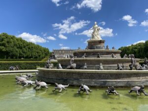 King Ludwig II of Bavaria died 135 years ago *today*, so we decided to visit his island palace at Herrenchiemsee. He wanted his own version of Versailles, and it was truly amazing. (Unfortunately no photos allowed inside, but it was like Baroque and Rococo fever dream!) 🏰☀️😍 https://t.co/spYOtVEn5v