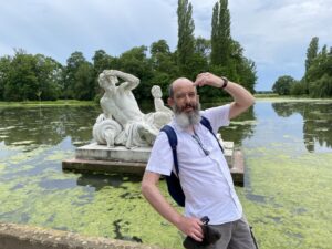 Fun at Schloß Schwetzingen. When I came here in 1994, I thought it was the most beautiful garden I’d ever seen. It’s still right up there… ❤️🌳🌹🌺🌼 https://t.co/MkXx2umEes