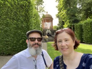 Fun at Schloß Schwetzingen. When I came here in 1994, I thought it was the most beautiful garden I’d ever seen. It’s still right up there… ❤️🌳🌹🌺🌼 https://t.co/MkXx2umEes