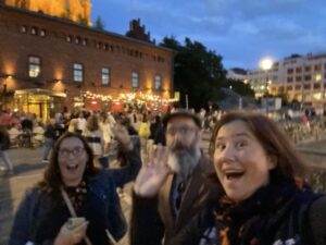 Amazing night in Helsinki, having dinner with my colleague @mavi888uy and checking out the harbour, the artwork, and the night life. ❤️ (But from a distance, of course!!) https://t.co/2xf4VzC0pk