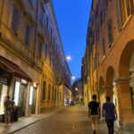 La dolce vita! We are exploring lovely Modena at night… 🇮🇹 https://t.co/P6Mj2NtHLM