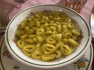 Final meal in Modena was at a trattoria recommended by our tour guide. I had local specialities tortellini in brodo (broth) and beef fillet with balsamic vinegar, while the Snook went with tagliatelle al ragu and roast goat! (He was in heaven.) 🐐 https://t.co/MSWYAcH1Ol