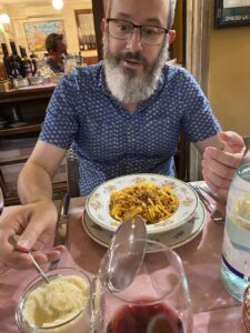 Final meal in Modena was at a trattoria recommended by our tour guide. I had local specialities tortellini in brodo (broth) and beef fillet with balsamic vinegar, while the Snook went with tagliatelle al ragu and roast goat! (He was in heaven.) 🐐 https://t.co/MSWYAcH1Ol