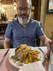 Final meal in Modena was at a trattoria recommended by our tour guide. I had local specialities tortellini in brodo (broth) and beef fillet with balsamic vinegar, while the Snook went with tagliatelle al ragu and roast goat! (He was in heaven.) 🐐 https://t.co/MSWYAcH1Ol