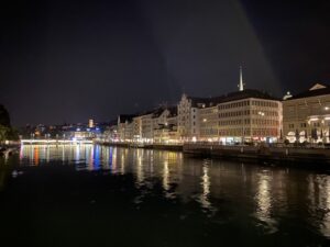 Zürich at night time is very pretty! Also, CHOCOLATE. 🍫 https://t.co/miO7aDAgEa