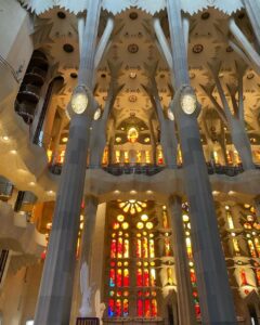 La Sagrada Familia. The exterior is striking, but the interior is breathtaking. The most beautiful church I’ve ever been in. 🌈⛪️ https://t.co/LxDGw0Ief1