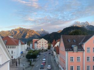 Off on another mini-adventure! 🏰🏔 (That last pic is the view out our hotel room window!) https://t.co/YQIpXOfMVv