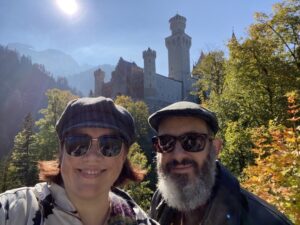 Today we hiked around the Alpsee and then up to Neuschwanstein for a tour inside. Perfect Bavarian day… ❤️🏔🏰🍂 https://t.co/f0iAdsQUjo