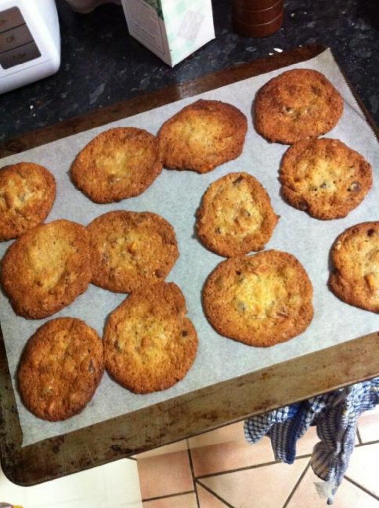 First batch of compost cookies. They smell amazing. http://t.co/ZxxyBjEN