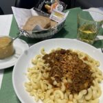 Lunch aboard the SBB @_DiningCar for EC193 from Zürich to Munich. Rindsgehacktes und Hörnli - a sort of Swiss Mac & cheese with minced beef, roast onions, and applesauce. I was delighted I could pay with my Swiss francs; everywhere else is contactless! https://t.co/LYszhICnkh