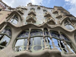 Another blog post, this time about our short trip to Barcelona last October. If you like seafood, mosaics, and modernist architecture, this post is full of photos. ❤️🦐⛪️🌄 https://t.co/mOpeIvuN1R https://t.co/T2dlRiKWAO