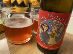 Great Belgian Beer Tasting #10 - Vals Paterke Sils. A fruit beer! This is my favorite one yet. (And yes, Charlie Brown cooked me dinner…) https://t.co/SC9JQabxDd