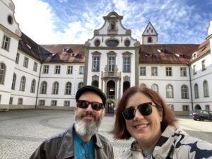 Blog post! Still documenting last year’s travels. Here’s our Autumn weekend visit to Füssen and King Ludwig’s famous castle of Neuschwanstein… 🏰 https://t.co/nIVocfgqCY https://t.co/Qg72EEQAjg