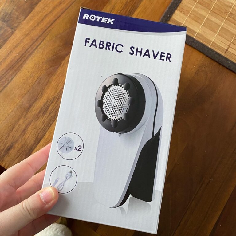 How to regain control in a world full of chaos: 1. Buy the most powerful fabric shaver money can buy. 2. Get to work on your knitwear. 3. Thank this Beast for your improved mental state. 😍🧶